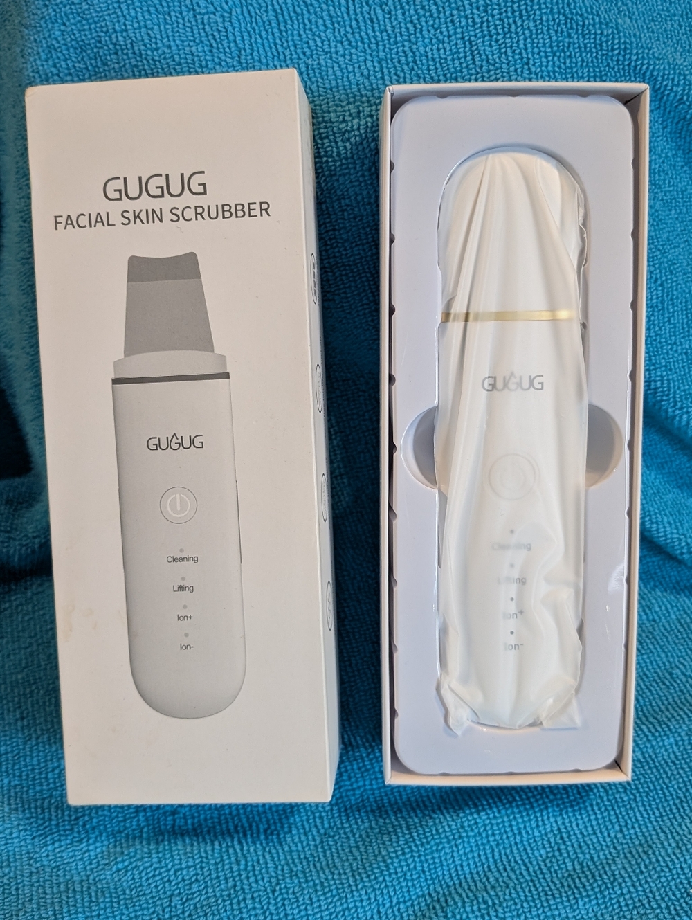 White Facial Skin Scrubber